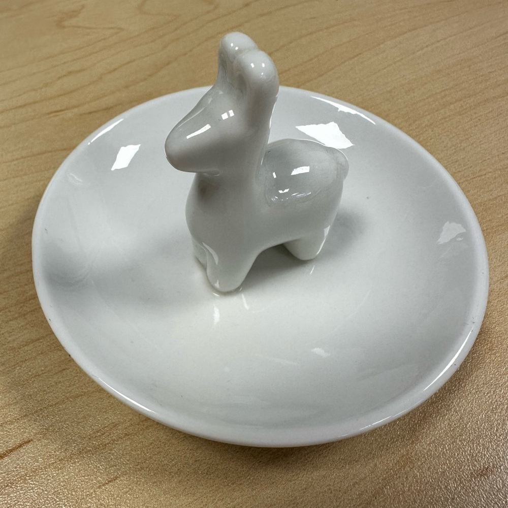 NWOT Ceramic Llama Trinket Tray